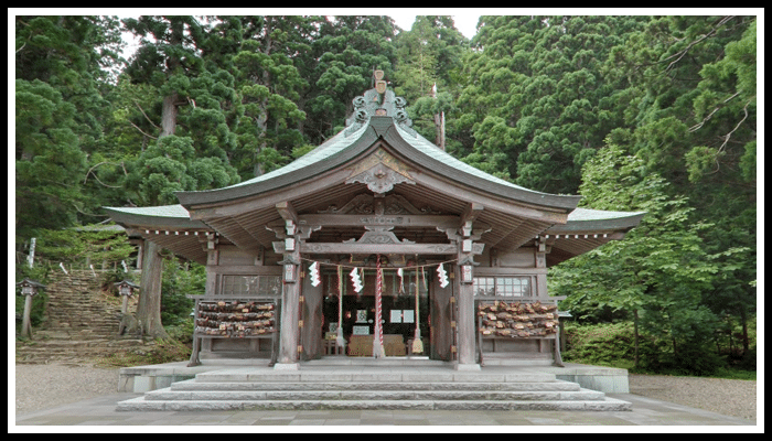 男鹿真山神社